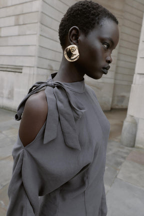 Bluse mit Schleife und Schulterausschnitt