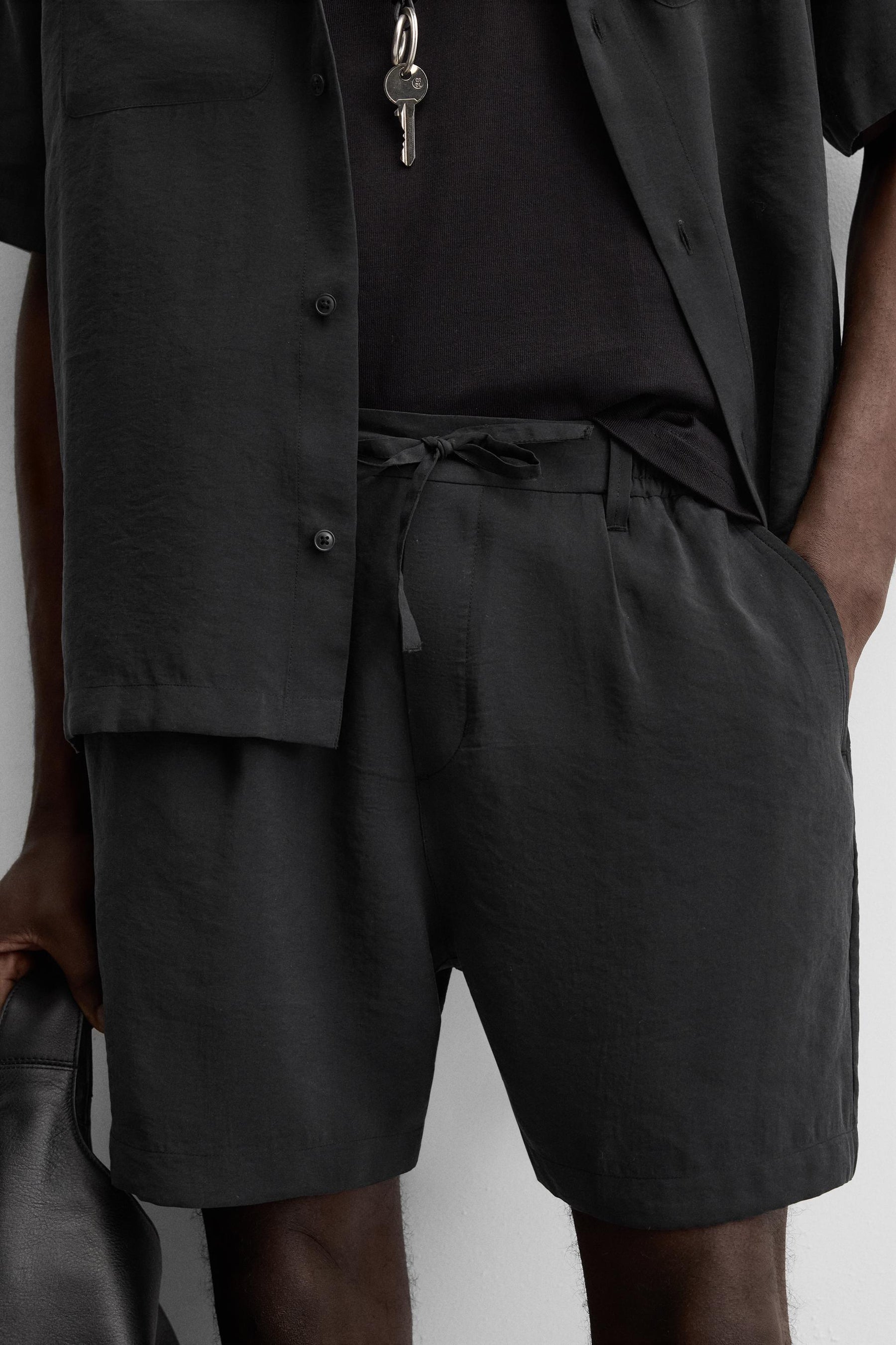 SHORT REGULAR FIT BERMUDA SHORTS - Image 6