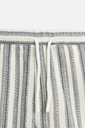 TEXTURED REGULAR FIT BERMUDA SHORTS - Image 8