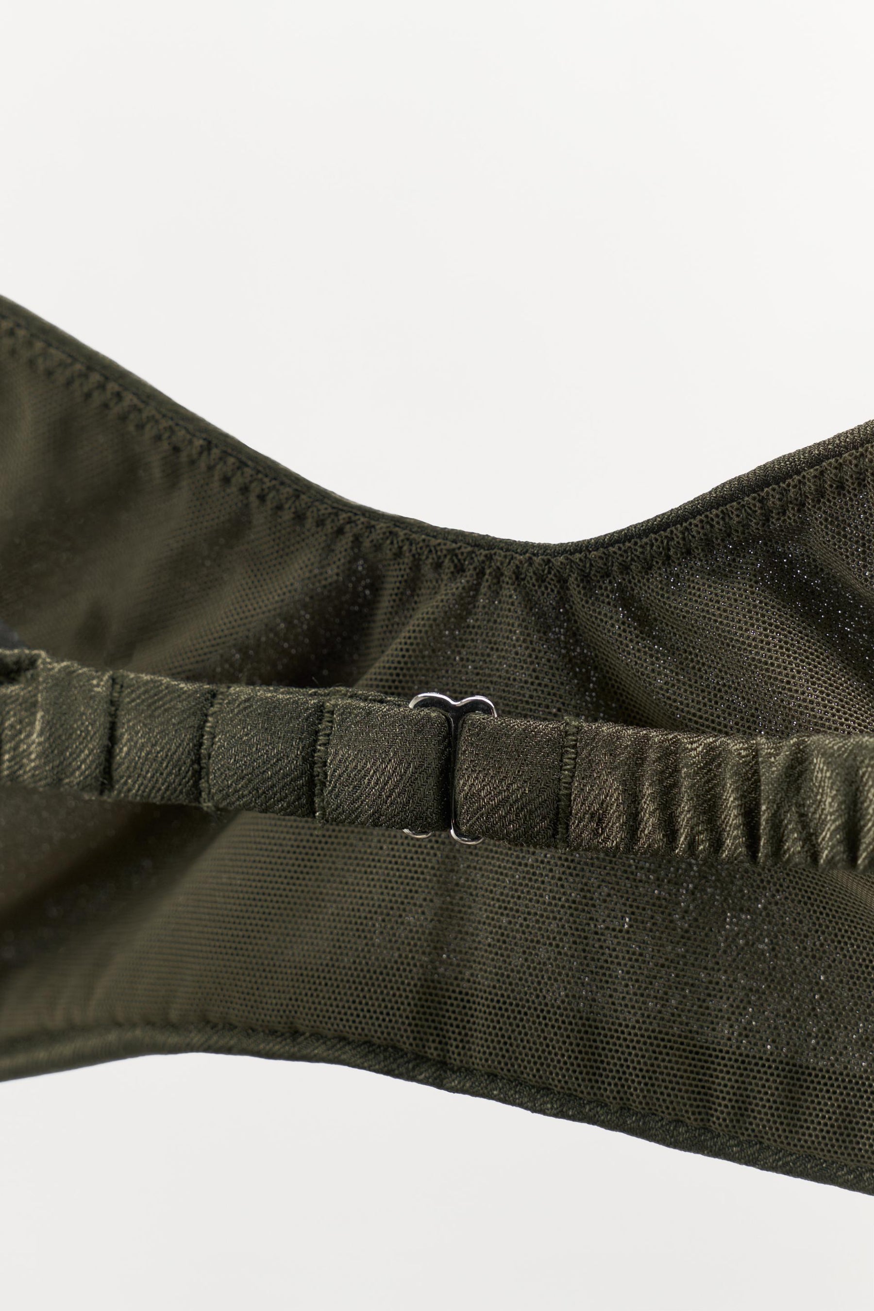 BRALETTE AUS STRUKTURIERTER SEIDE