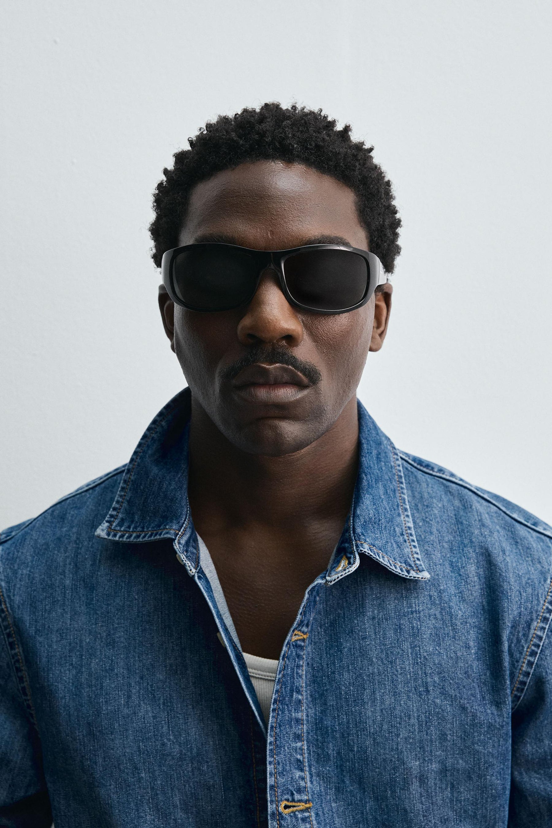 LIMITED EDITION OVAL SUNGLASSES - Image 1