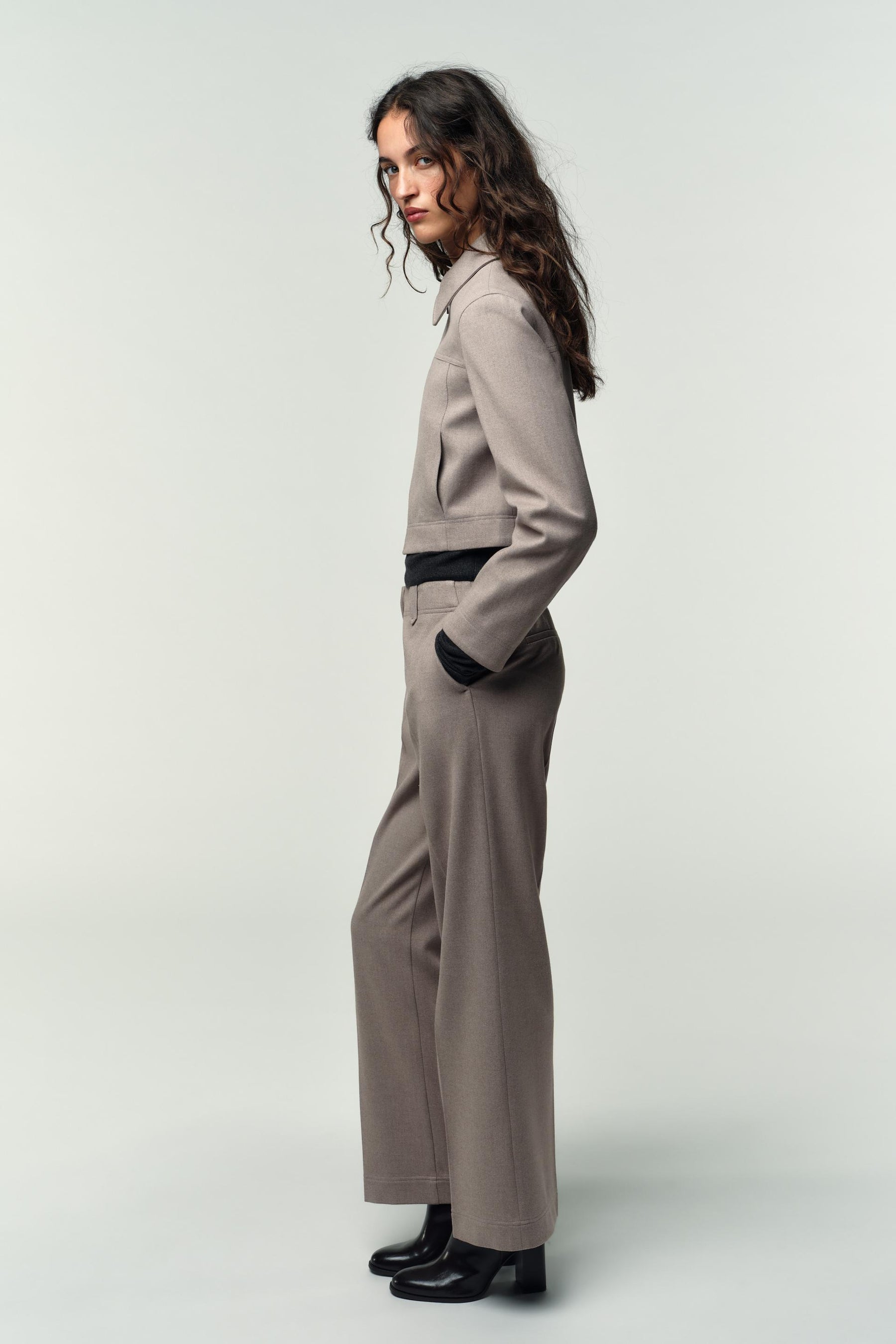 Kurze Jacke mit Reißverschluss