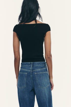 Stricktop mit U-Boot-Ausschnitt