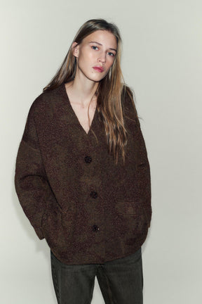 Strickjacke aus Metallicgarn