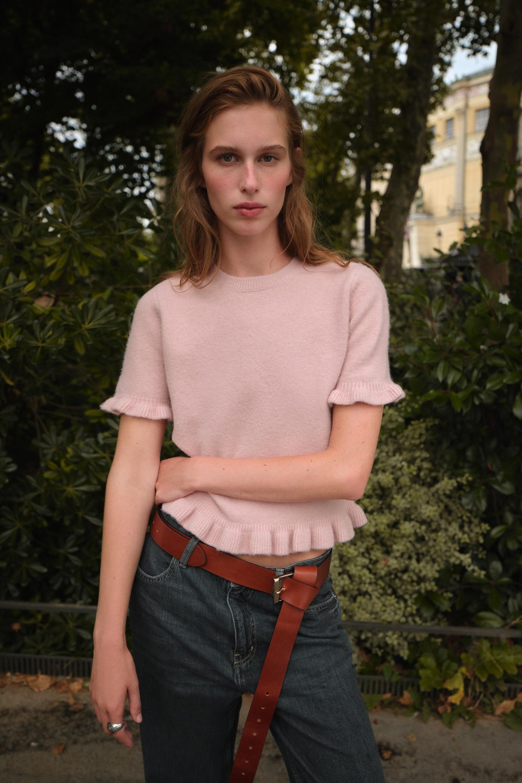 Rüschenpullover mit kurzen Ärmeln