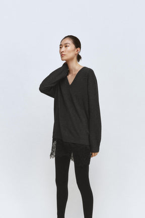 Strickpullover mit Spitzendetails