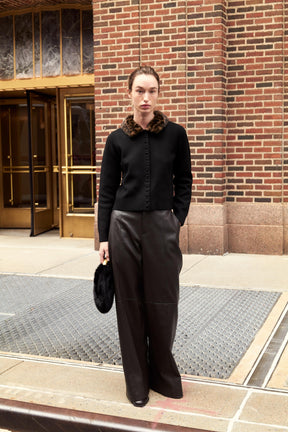 Strickjacke mit Kragen aus Kunstpelz