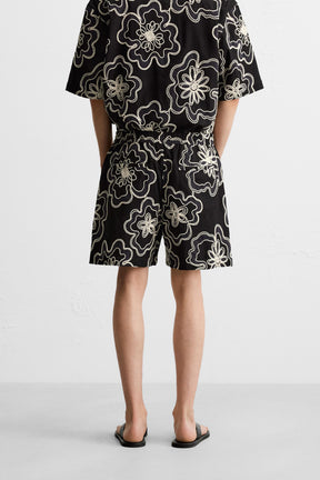 EMBOSSED EMBROIDERED BERMUDA SHORTS - Image 3