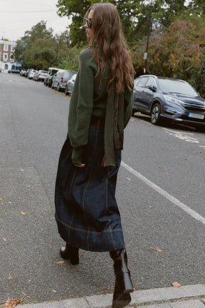 Asymmetrischer Strickpullover