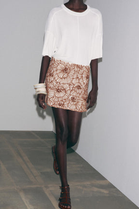 Minirock mit Blumenstickerei