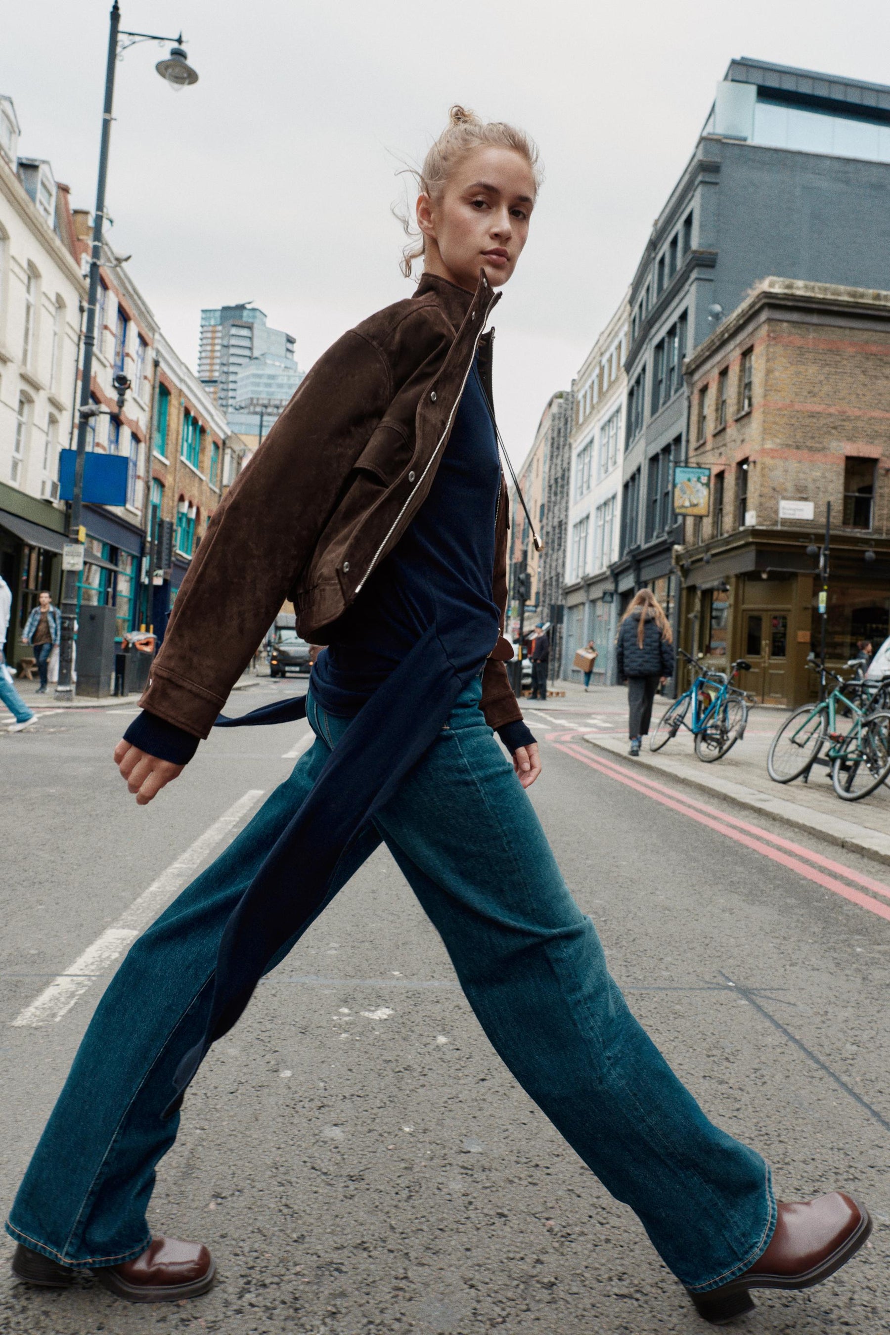 BOMBERJACKE AUS LEDER UND WILDLEDER