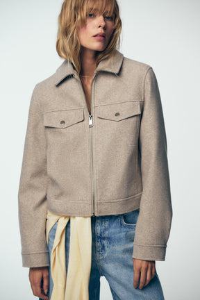 Modische Jacke mit weichem Reißverschluss