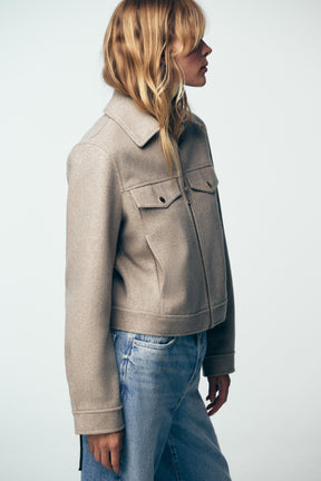 Modische Jacke mit weichem Reißverschluss