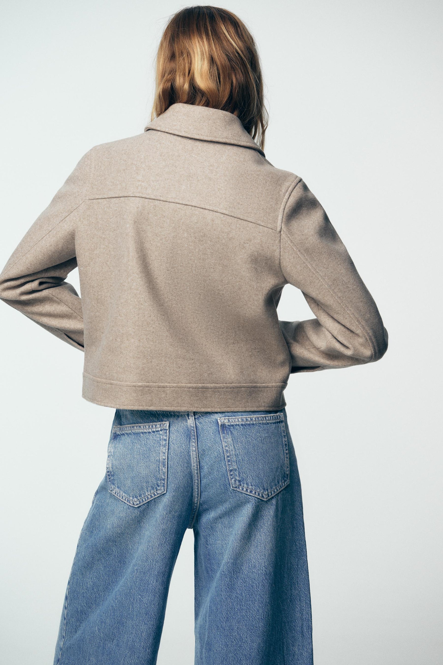 Modische Jacke mit weichem Reißverschluss