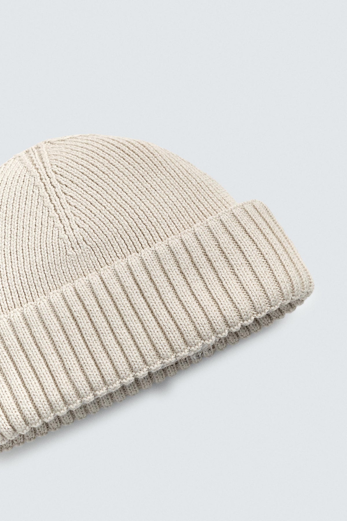 BASIC SHORT BEANIE - Image 2