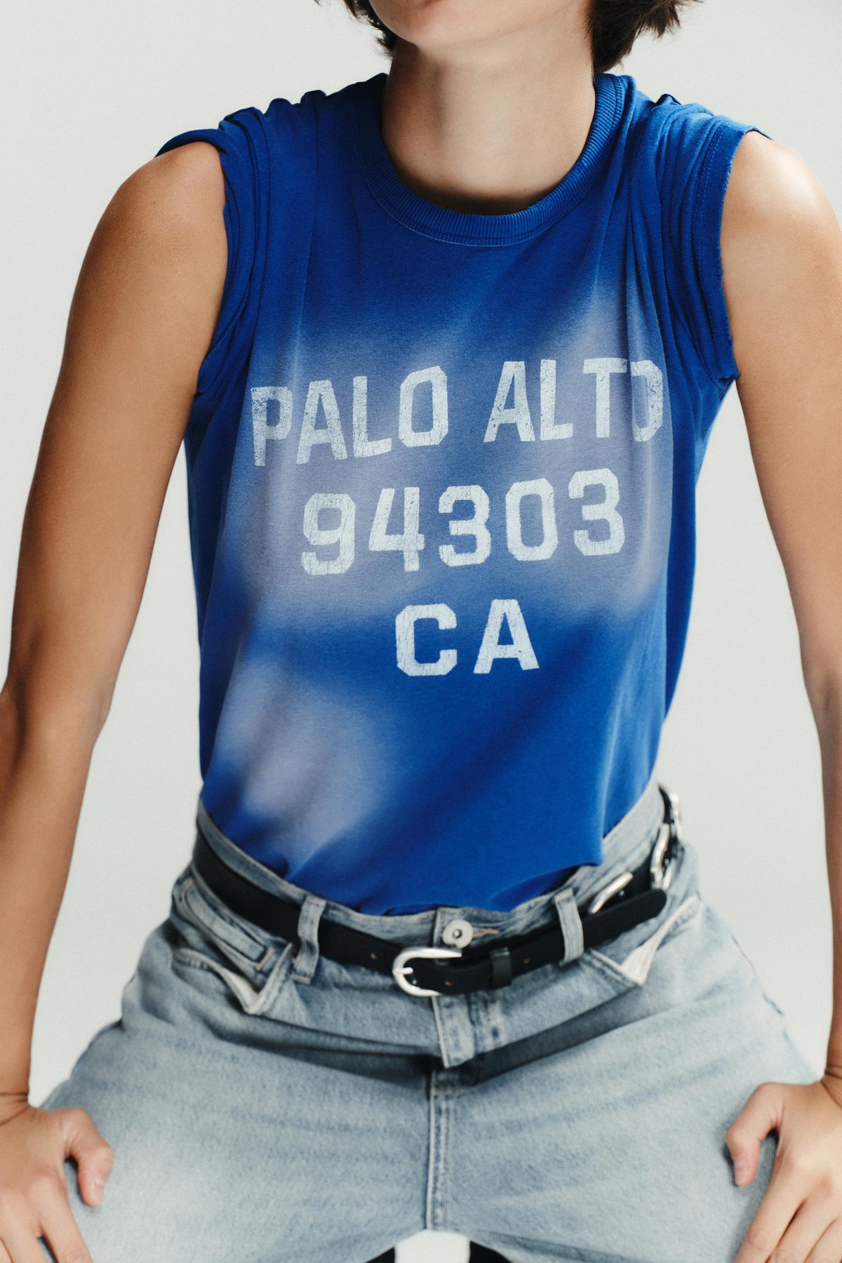 T-Shirt mit verblasstem Texteffekt