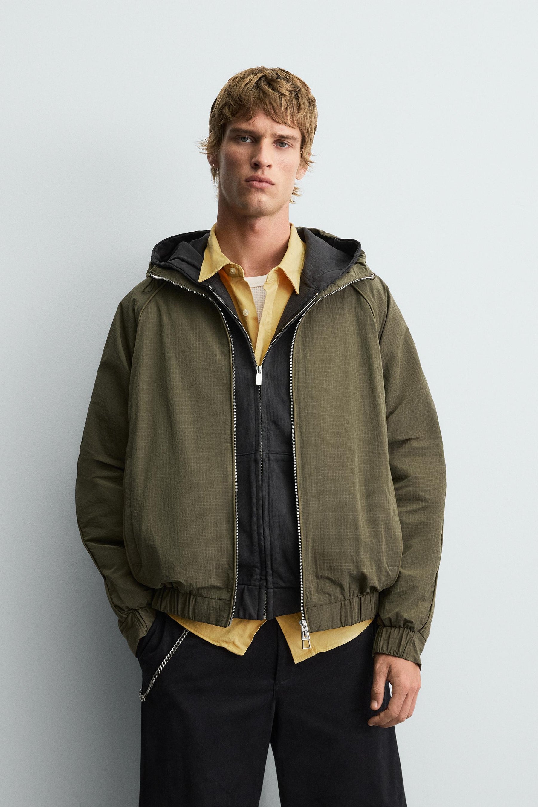 LIGHTWEIGHT WATER-REPELLENT TECHNICAL JACKET - Image 2
