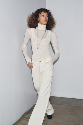 Mehrlagiges T-Shirt mit hohem Kragen