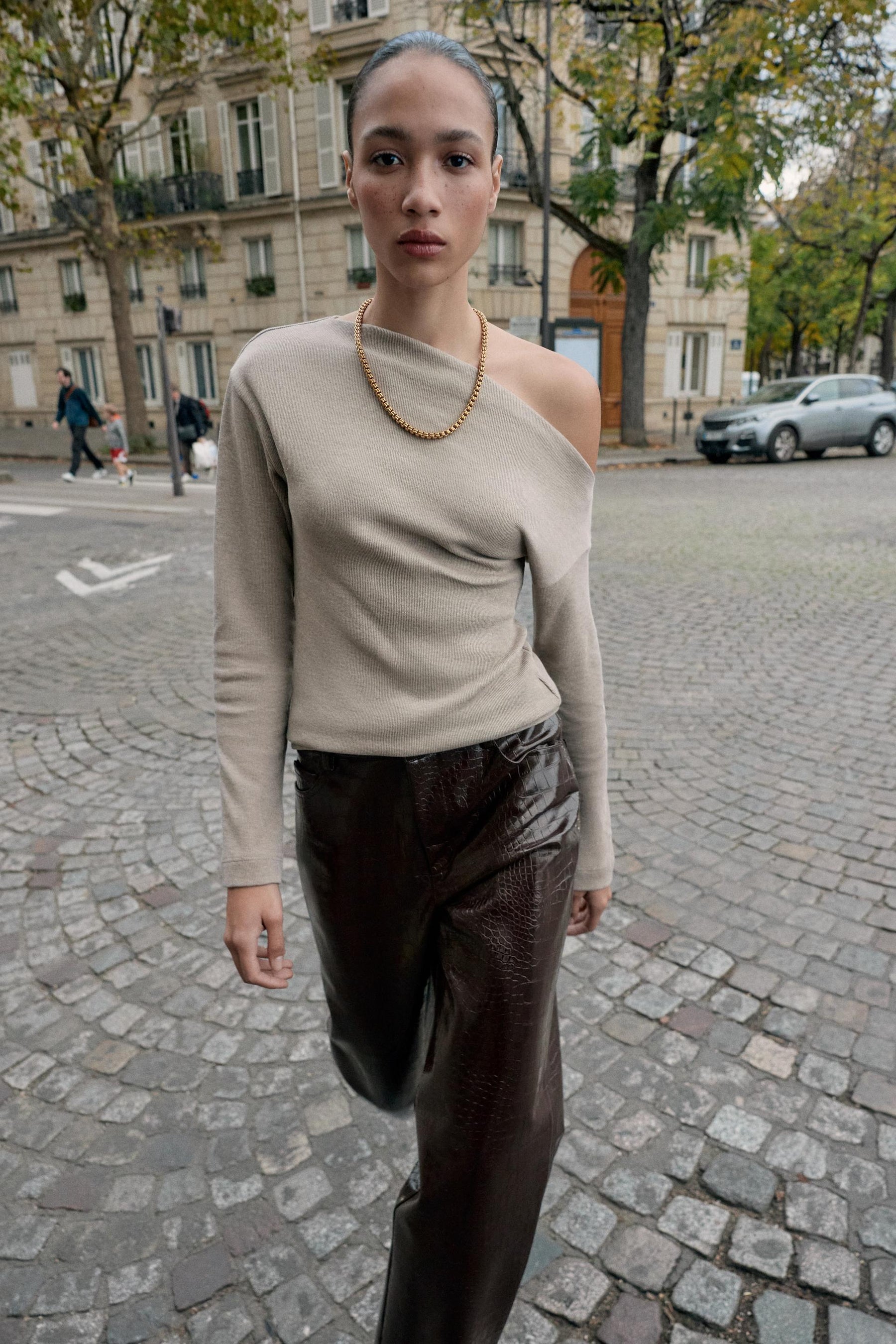 ASYMMETRISCHES WEICHDECK