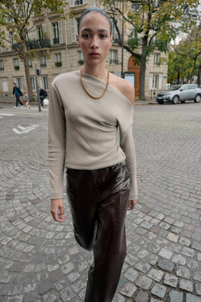 ASYMMETRISCHES WEICHDECK