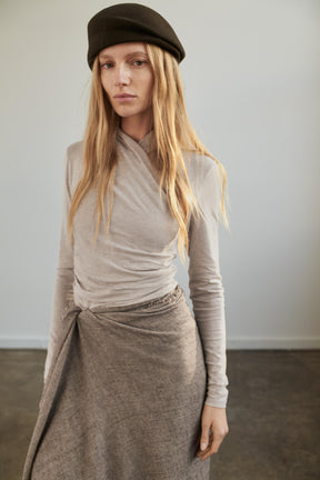 Seitlich drapiertes T-Shirt