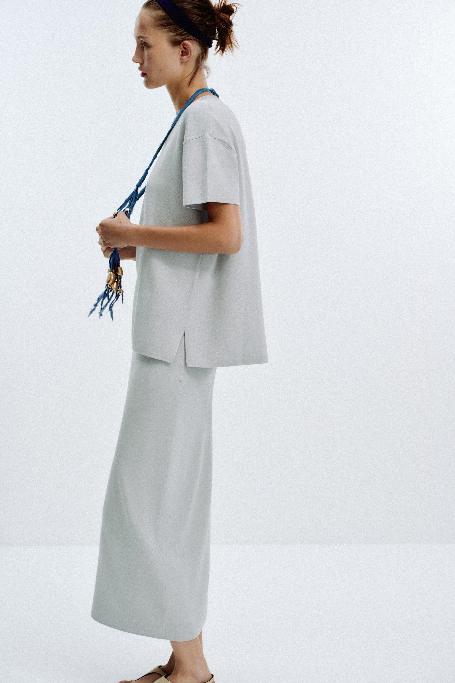 ÜBERGRÖSSERTER STRICKPULLOVER