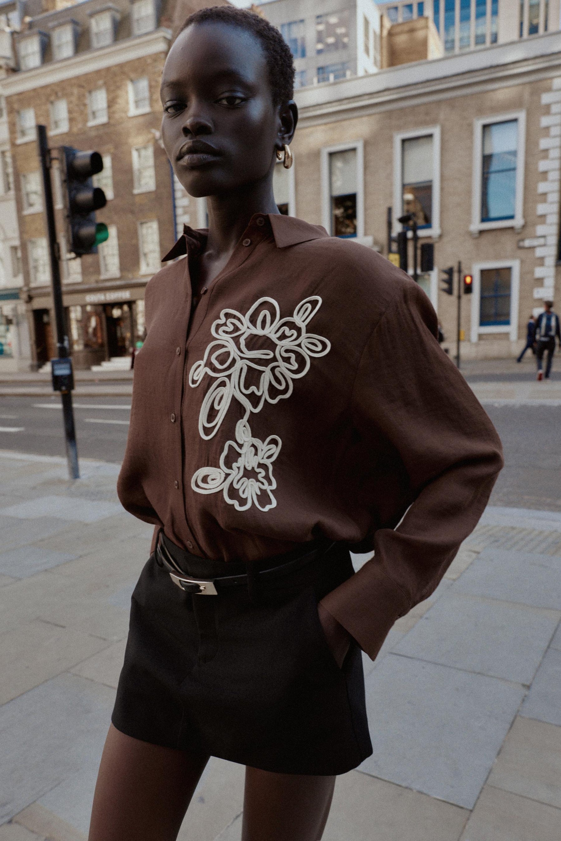 Hemd mit strukturiertem Blumenmuster