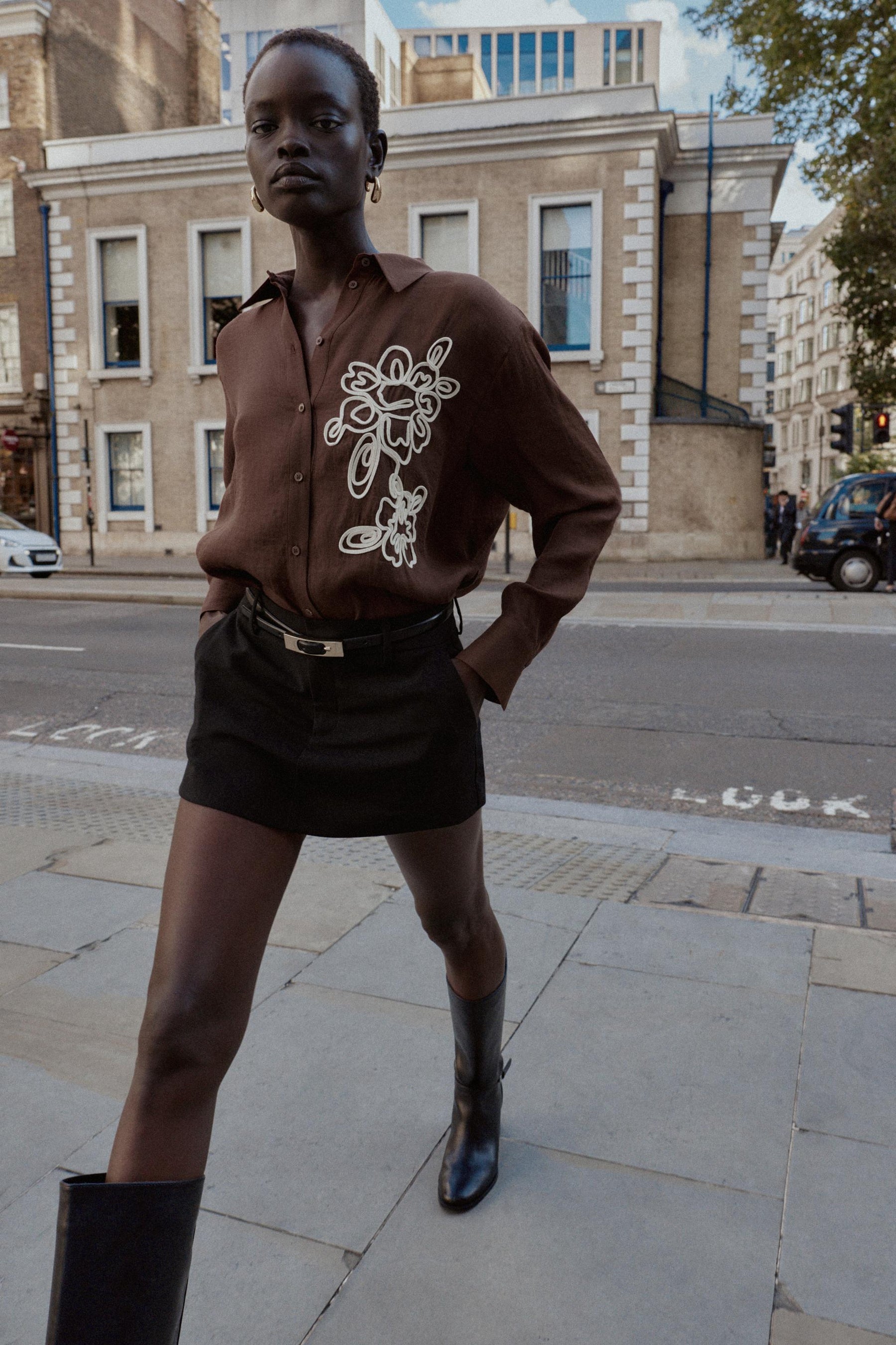 Hemd mit strukturiertem Blumenmuster