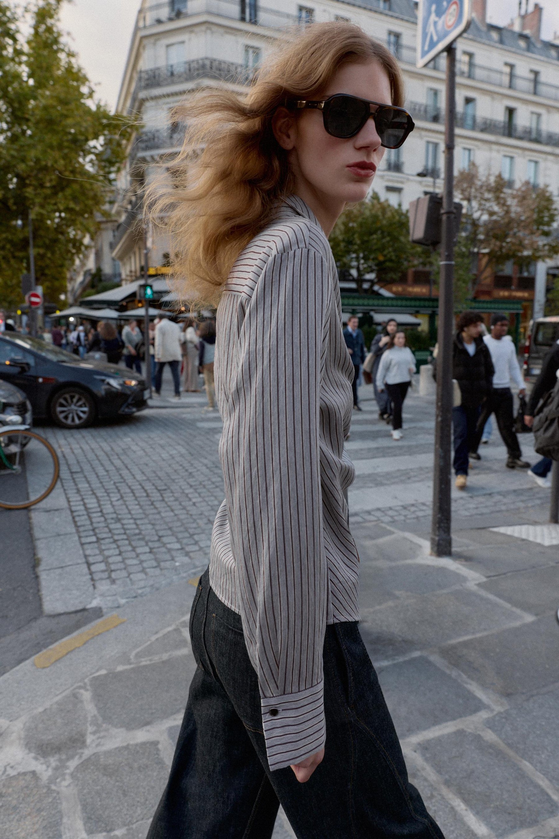 Gestreiftes Wickelhemd mit Schleife