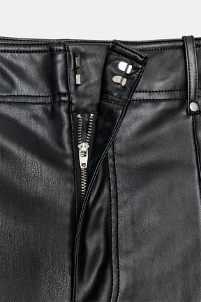 Weit geschnittene Hose in Lederoptik