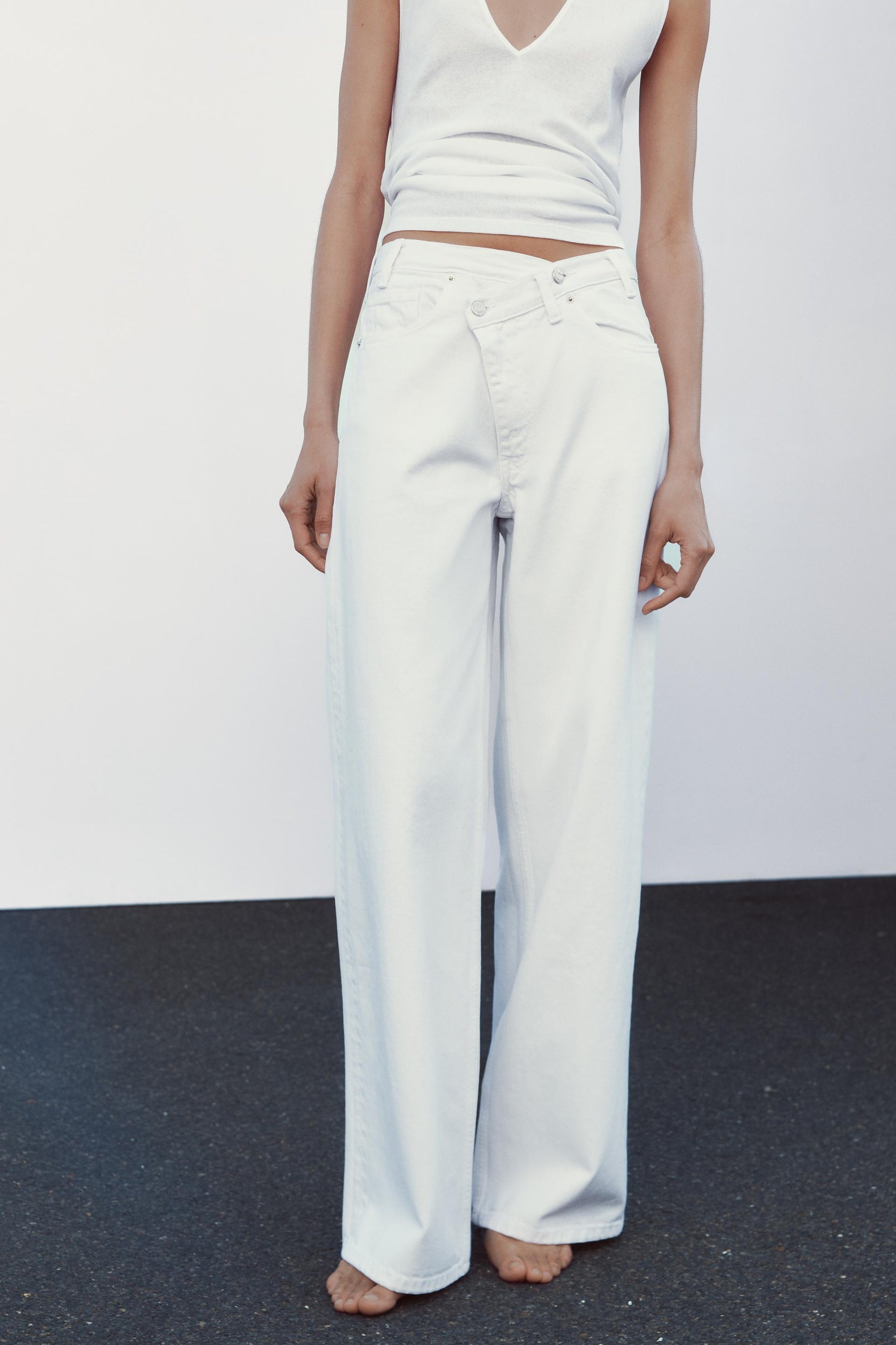 Wide-Leg Crossover-Jeans