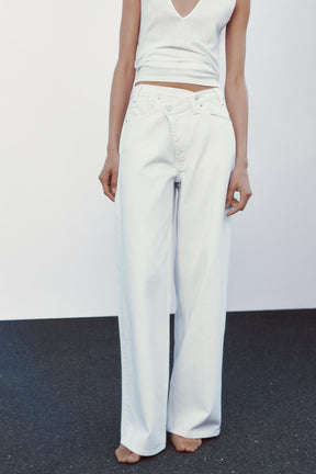 Wide-Leg Crossover-Jeans
