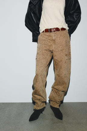 Baggy Jeans mit Tiermuster