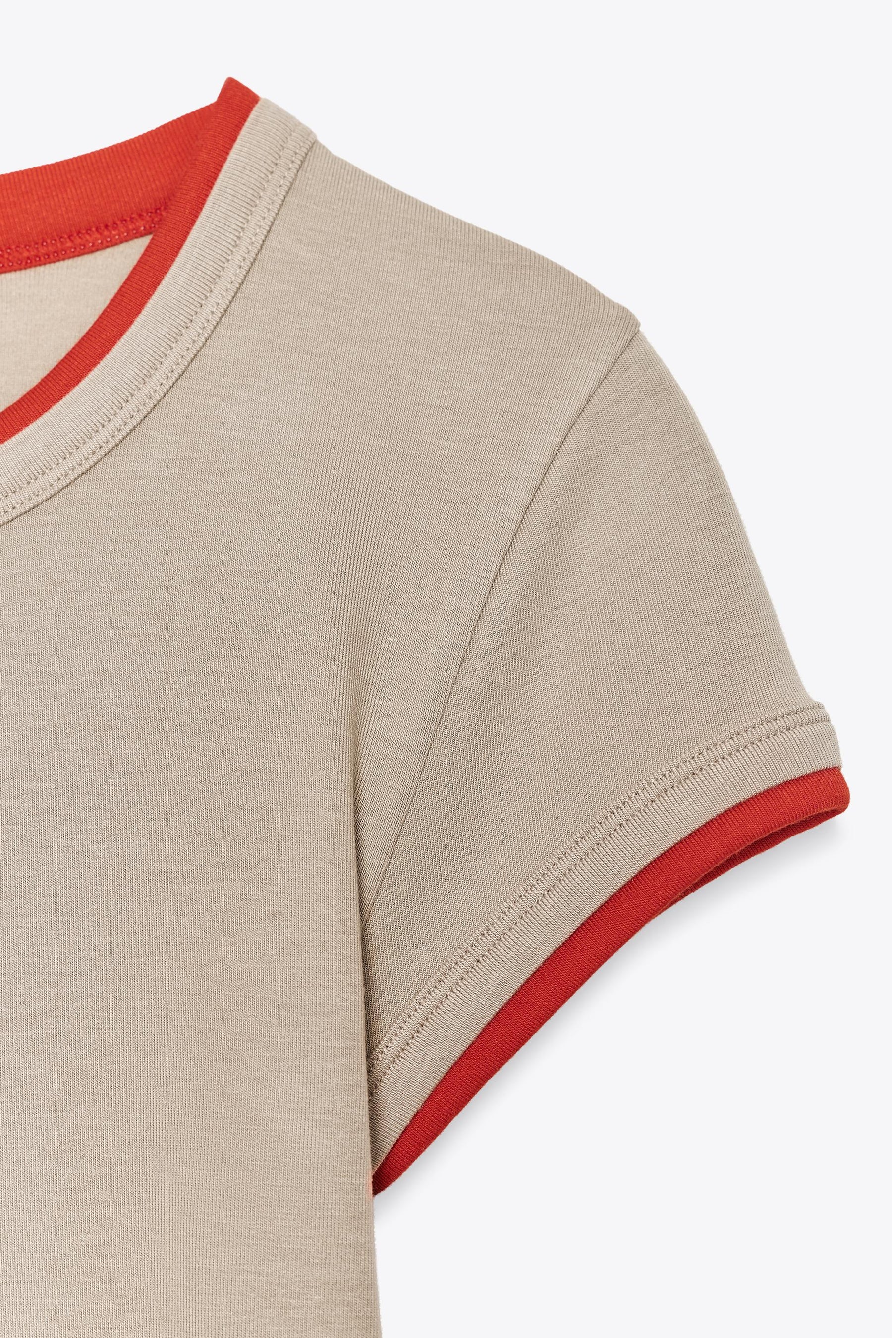 Doppellagiges T-Shirt