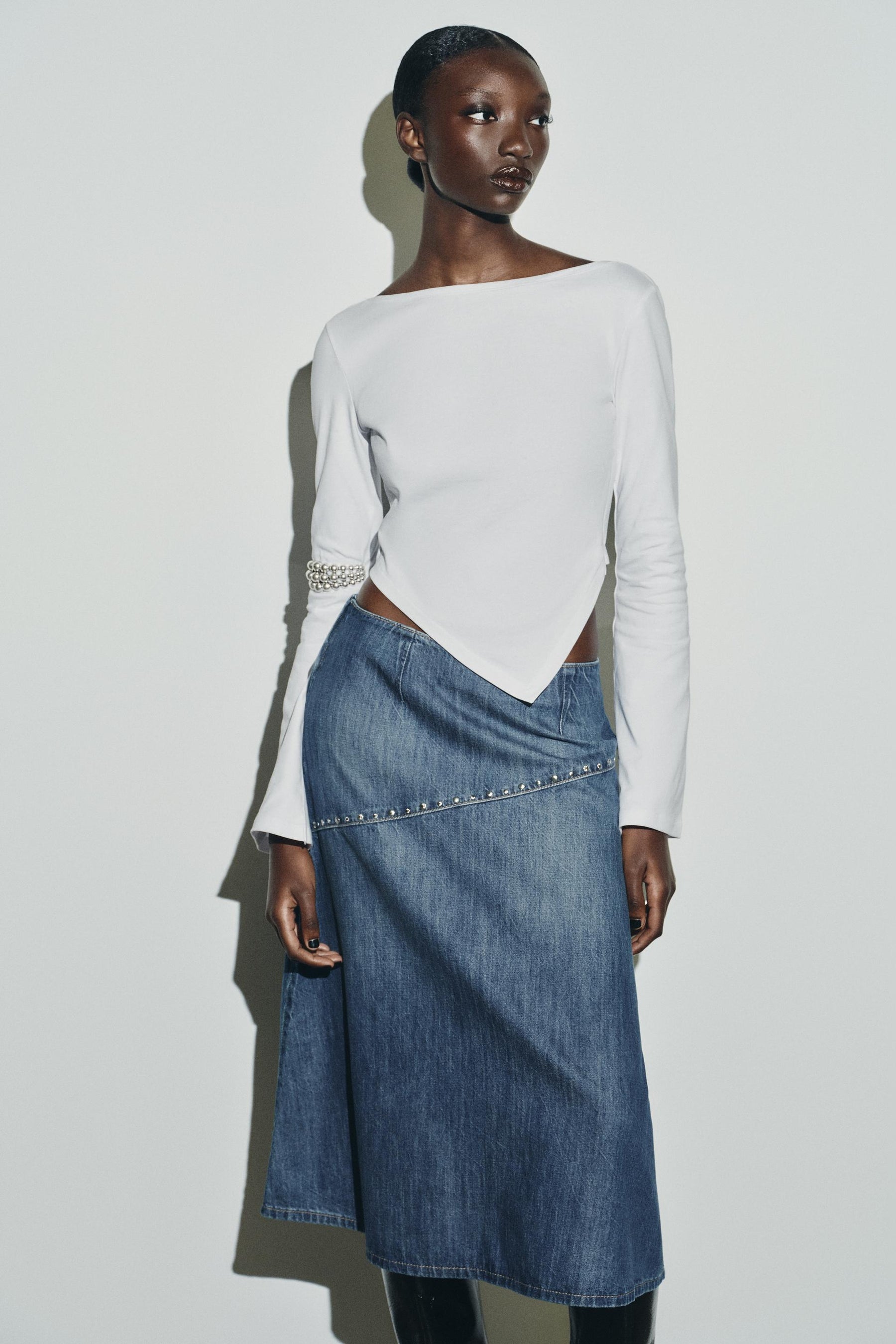 Asymmetrisches Hemd mit U-Boot-Ausschnitt