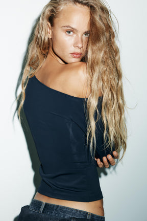 Asymmetrisches Polyamid-T-Shirt