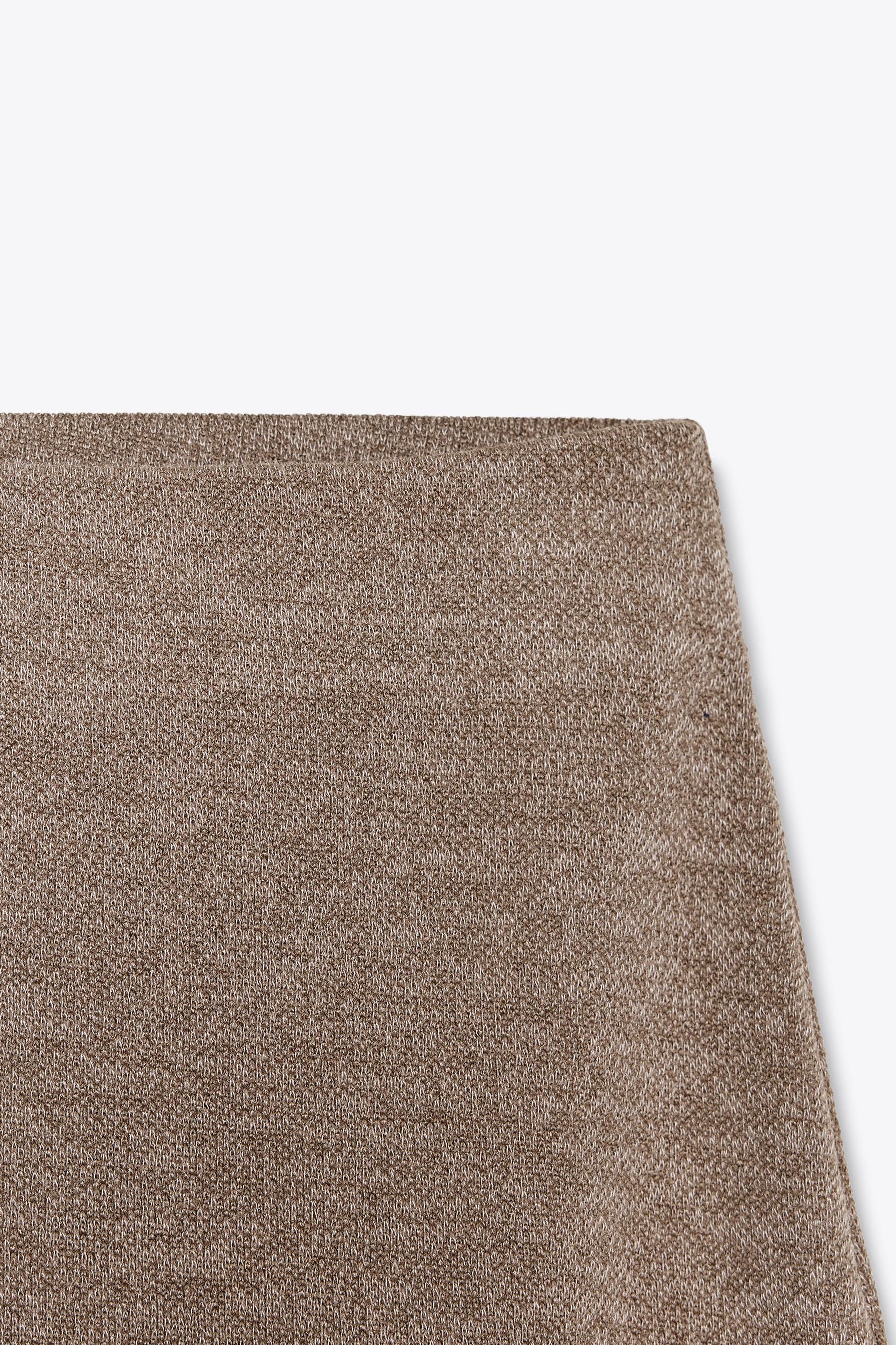 STRUKTURIERTE HOSE MIT WEITEM BEIN