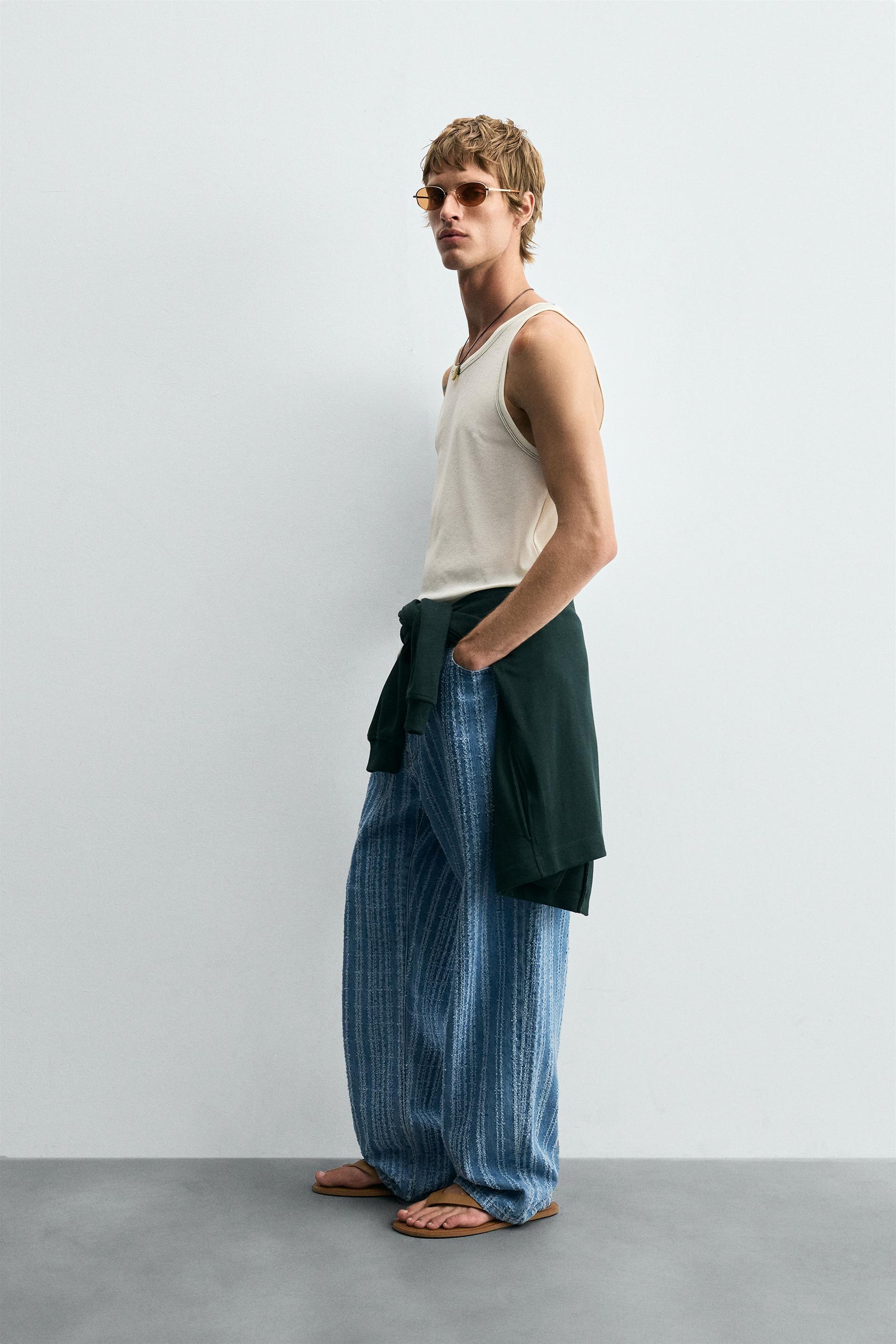 TANK T-SHIRT WITH CONTRAST TOPSTITCHING - Image 4