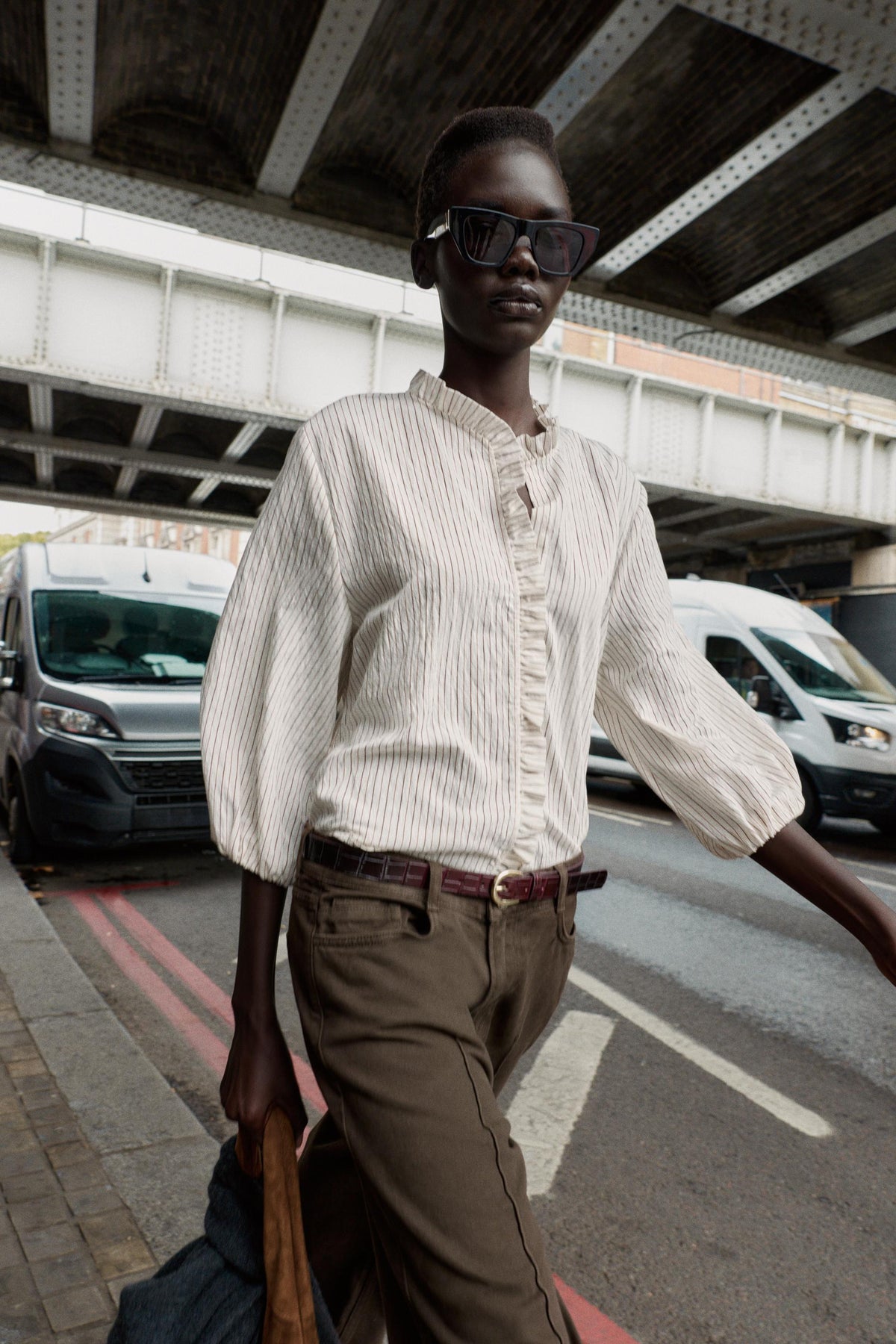 Gestreiftes Rüschenhemd