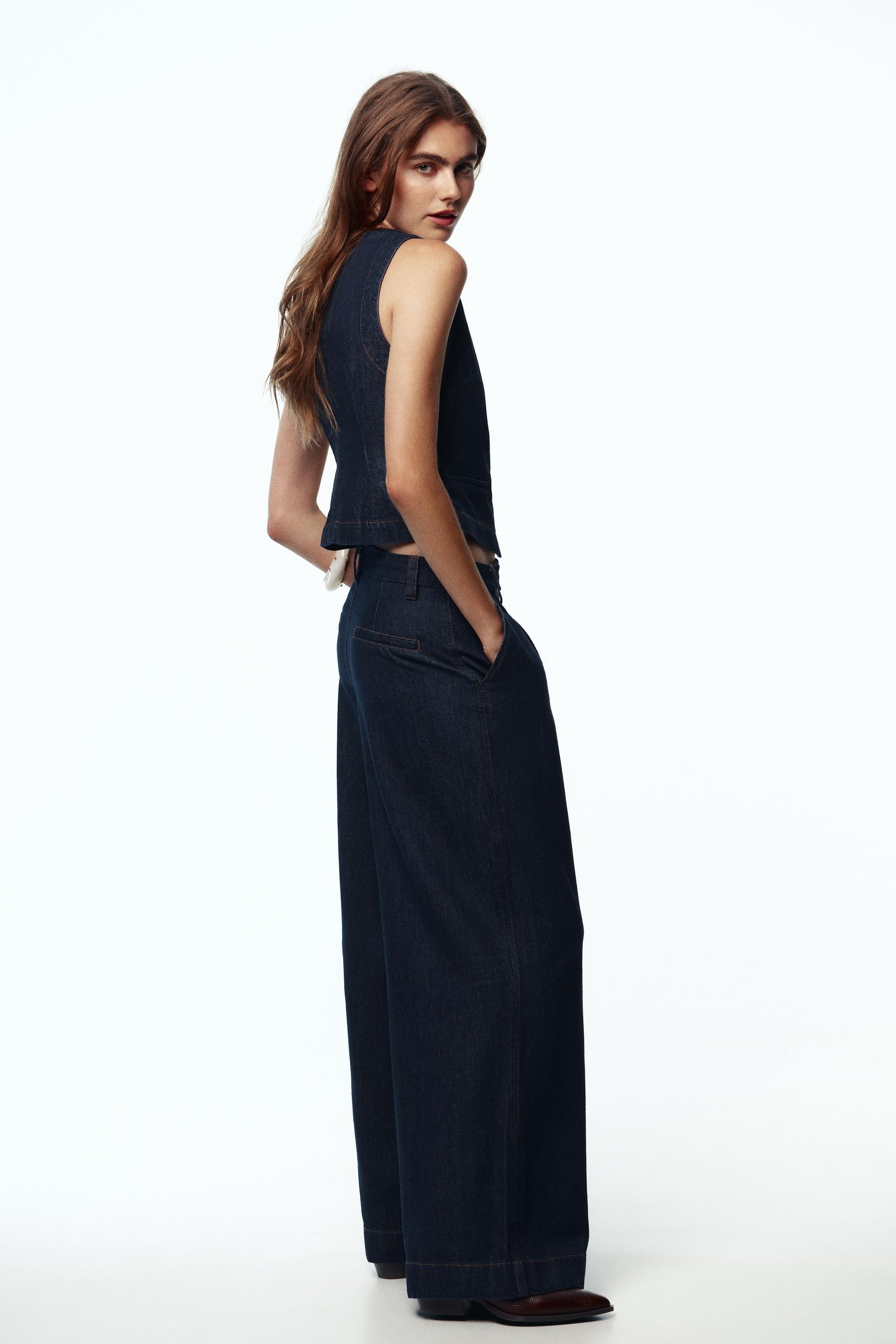 Weitbeinige Jeans mit mittelhohem Bund