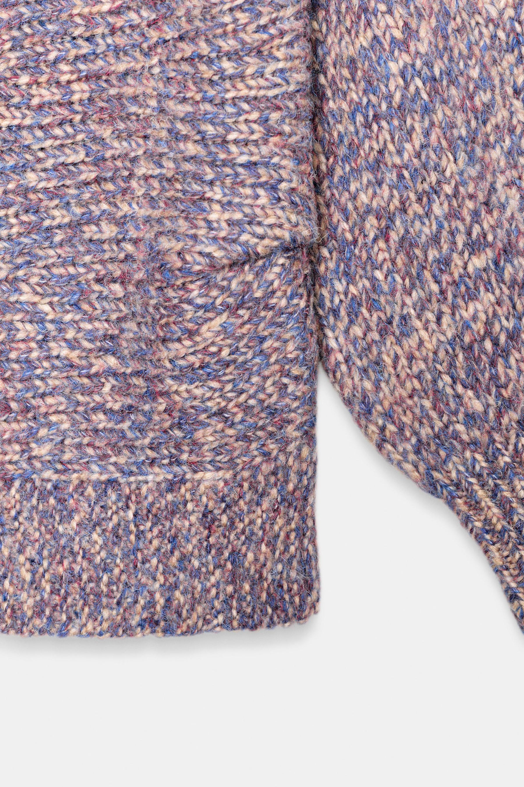 ÜBERGRÖSSERTER STRICKPULLOVER