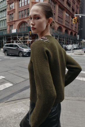 Perlenbesetzte Strickjacke