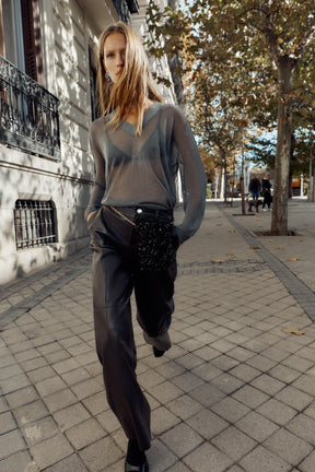 Strickpullover aus Metallicgarn