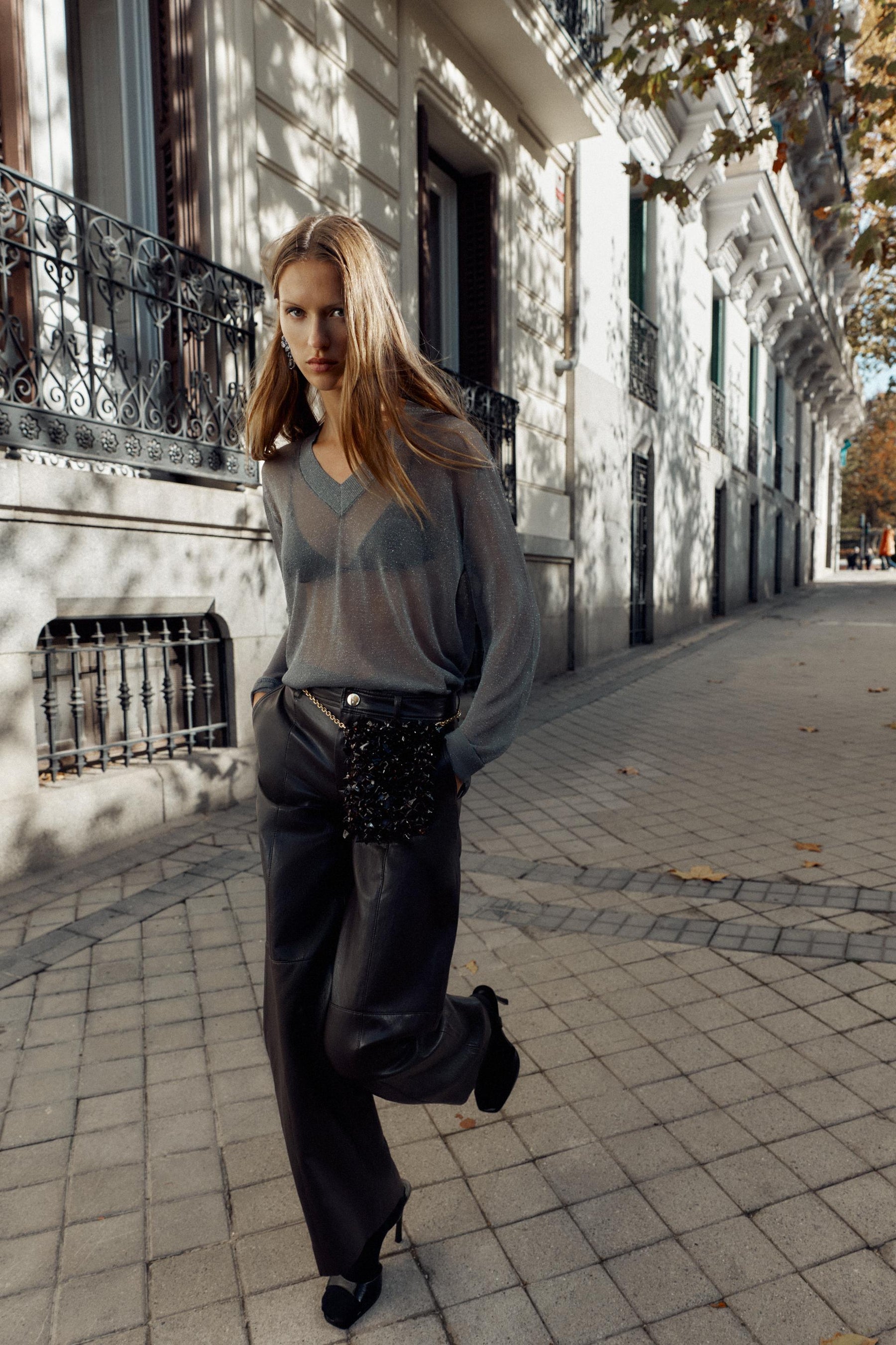 Strickpullover aus Metallicgarn