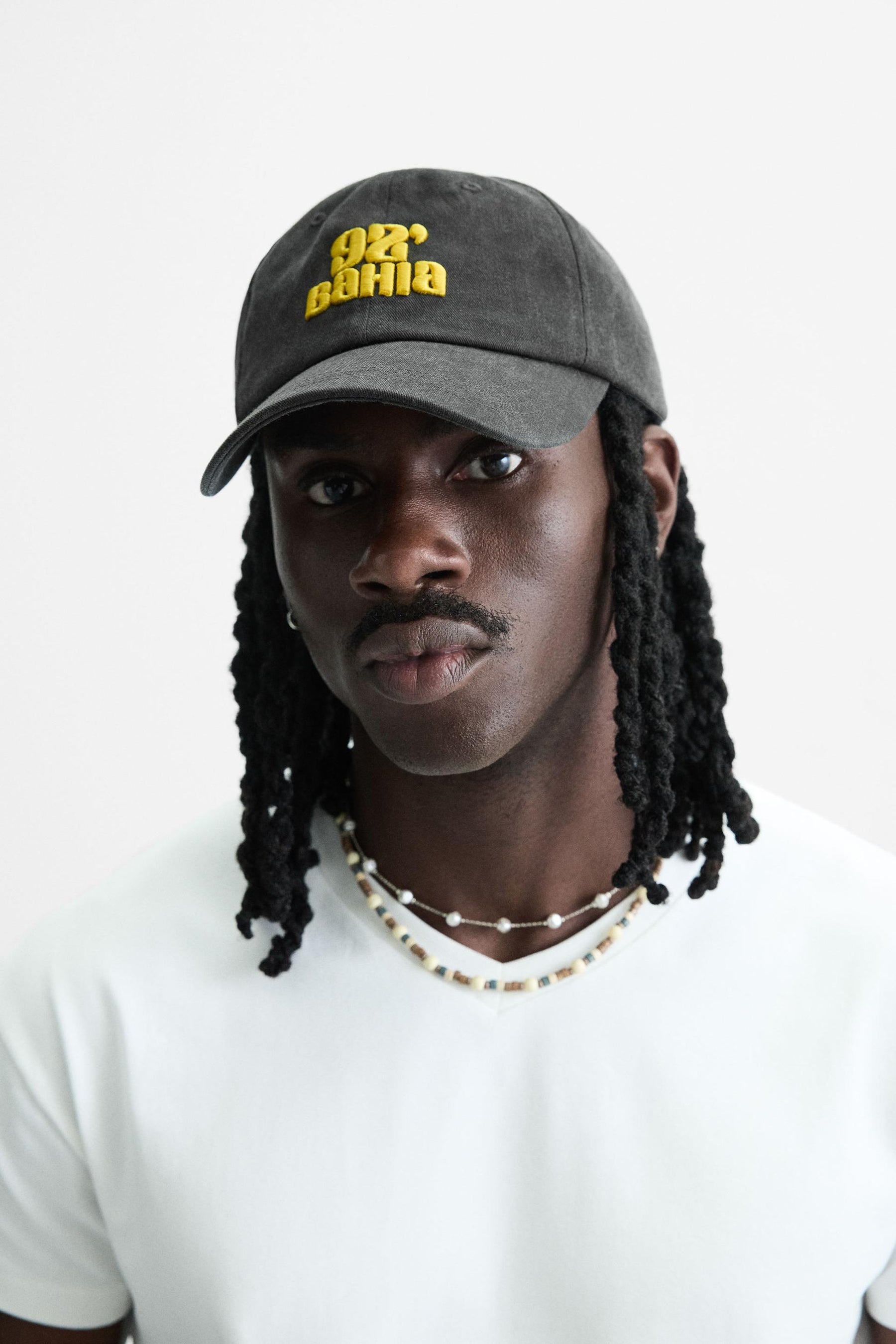 CONTRAST EMBROIDERY CAP - Image 1