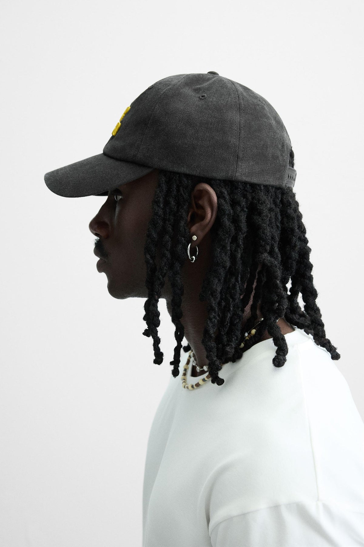 CONTRAST EMBROIDERY CAP - Image 2