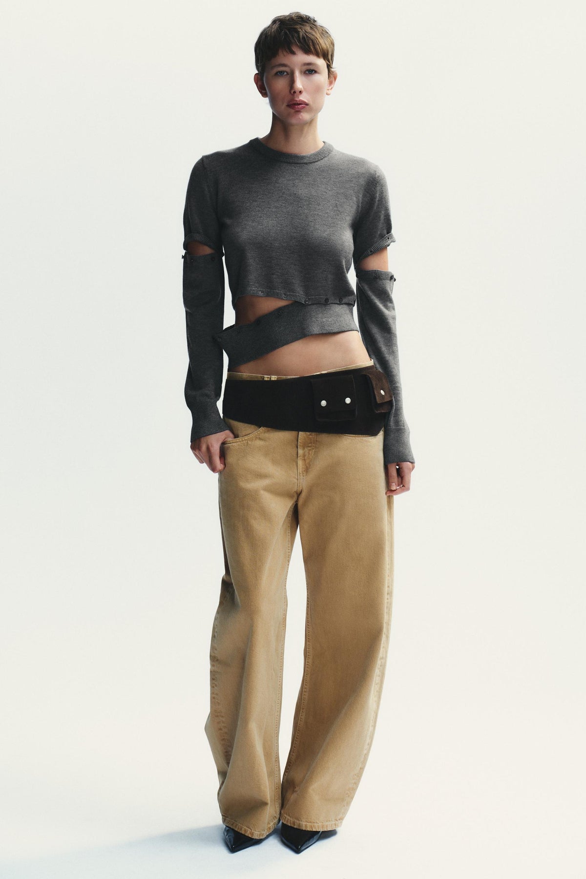 GESTRICKTER PULLOVER MIT KNÖPFEN