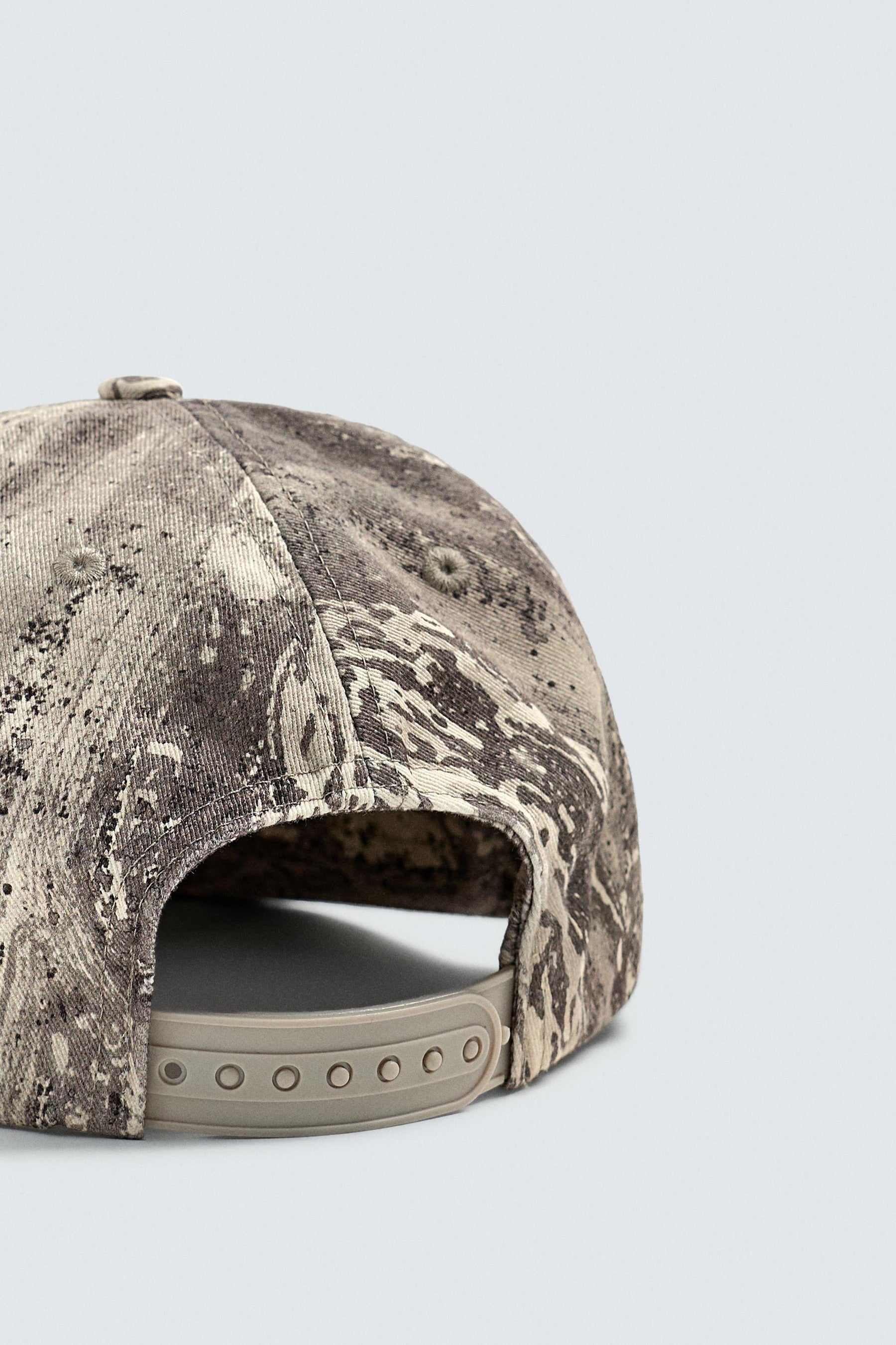 ABSTRACT PRINT CAP - Image 8