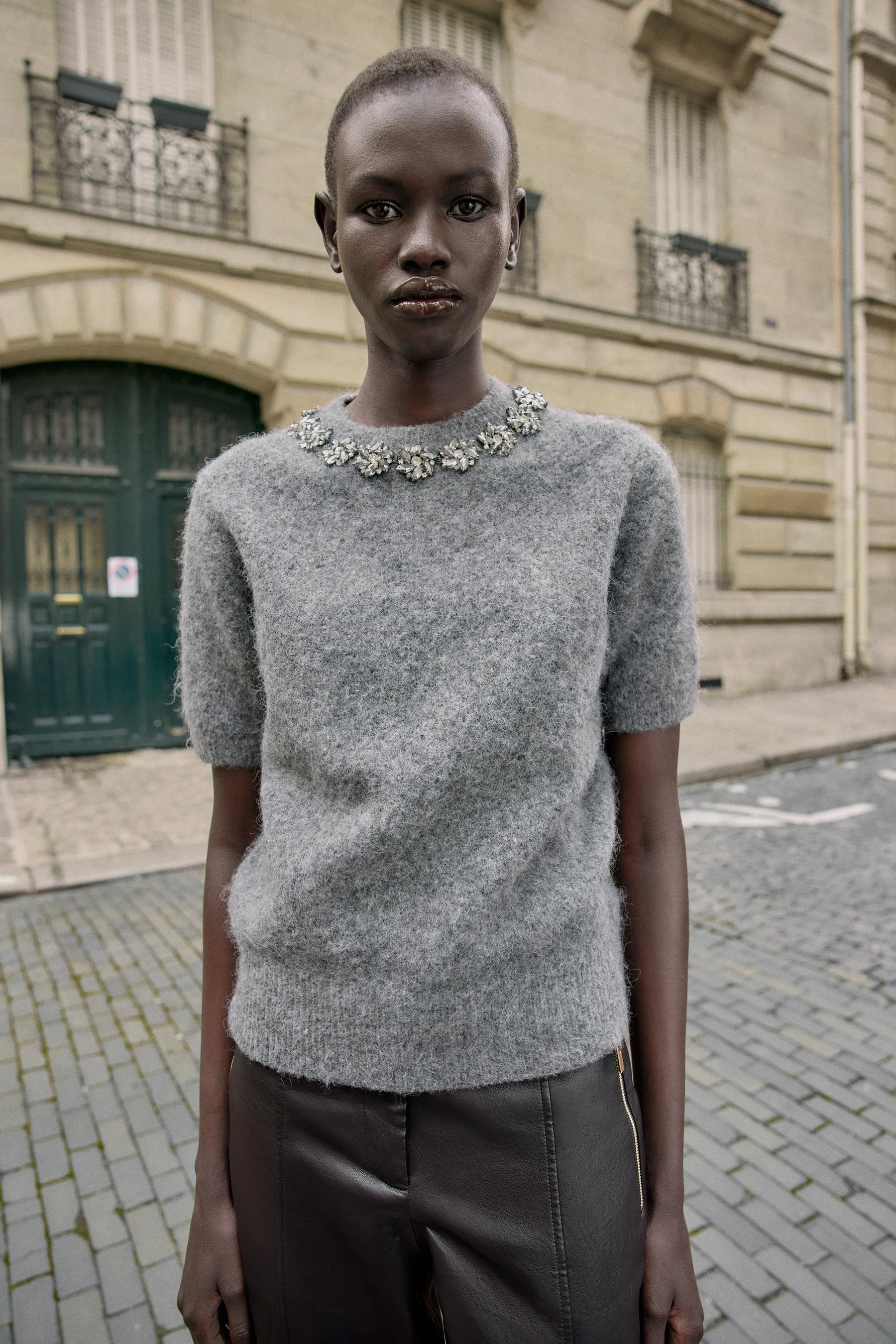 Strickpullover mit Schmuckstein