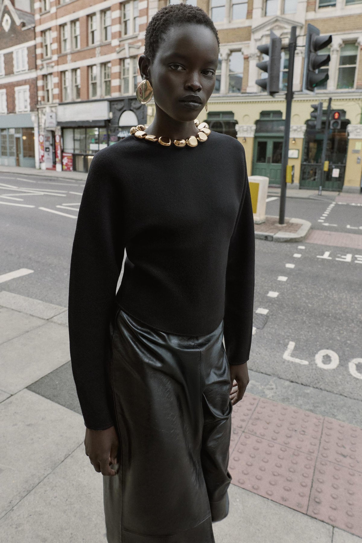 Strickpullover mit Perlenkragen